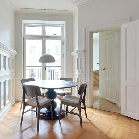 Spacious 3 Bedroom Manor Flat Next To Tivoli Koppenhága Kültér fotó
