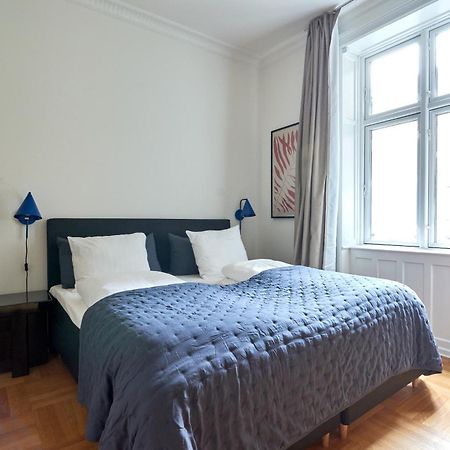 Spacious 3 Bedroom Manor Flat Next To Tivoli Koppenhága Kültér fotó