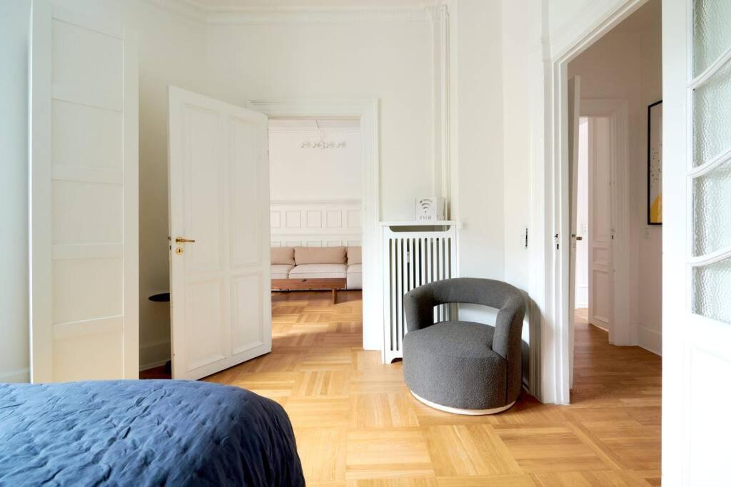 Spacious 3 Bedroom Manor Flat Next To Tivoli Koppenhága Kültér fotó