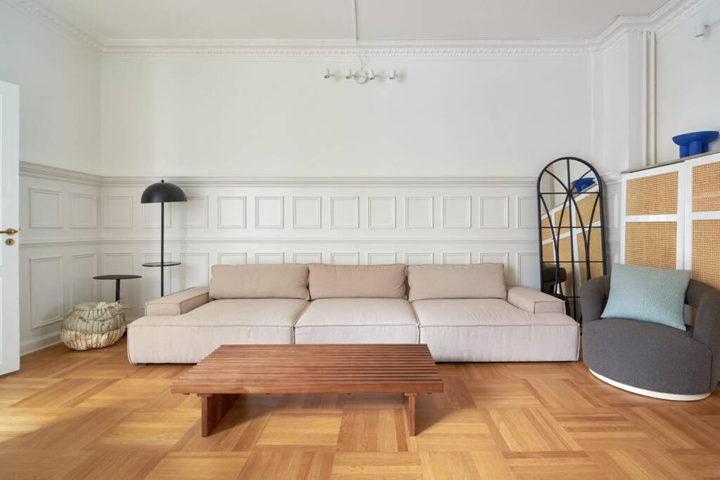 Spacious 3 Bedroom Manor Flat Next To Tivoli Koppenhága Kültér fotó
