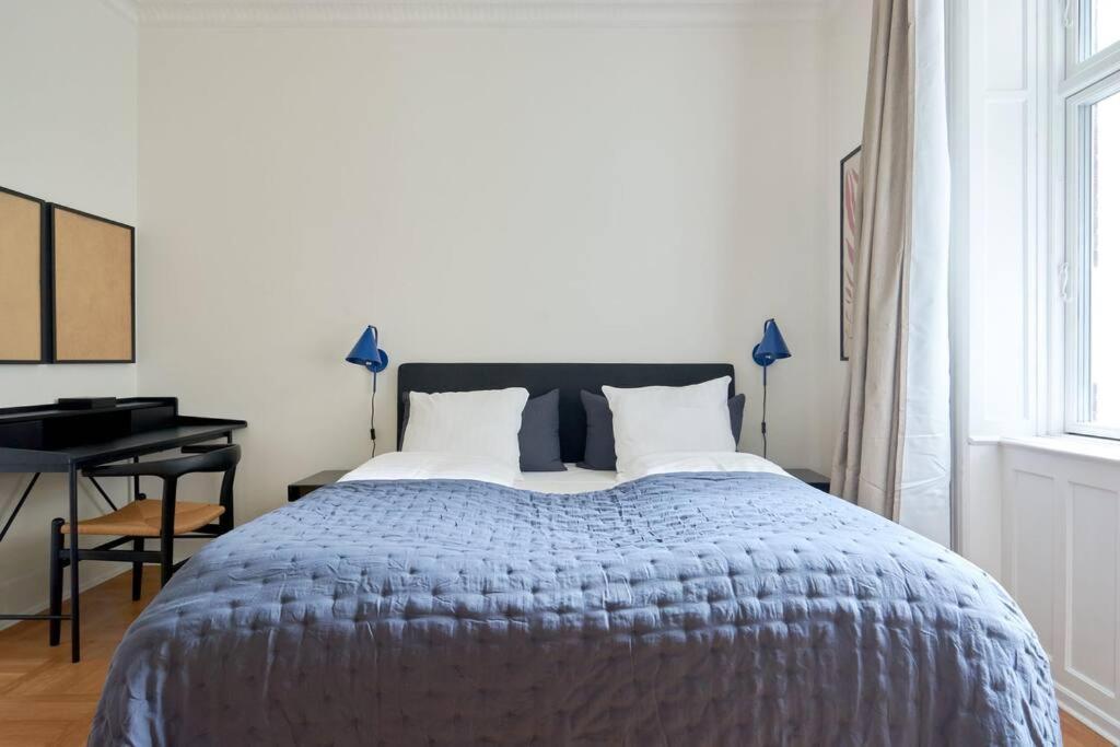 Spacious 3 Bedroom Manor Flat Next To Tivoli Koppenhága Kültér fotó